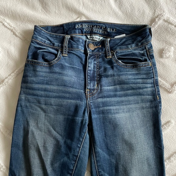 american eagle high rise jeans - Picture 2 of 5